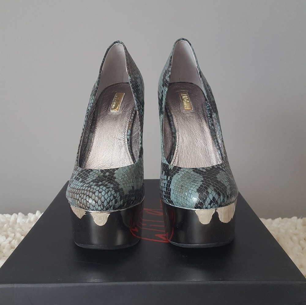 Blue snake skin pattern heels